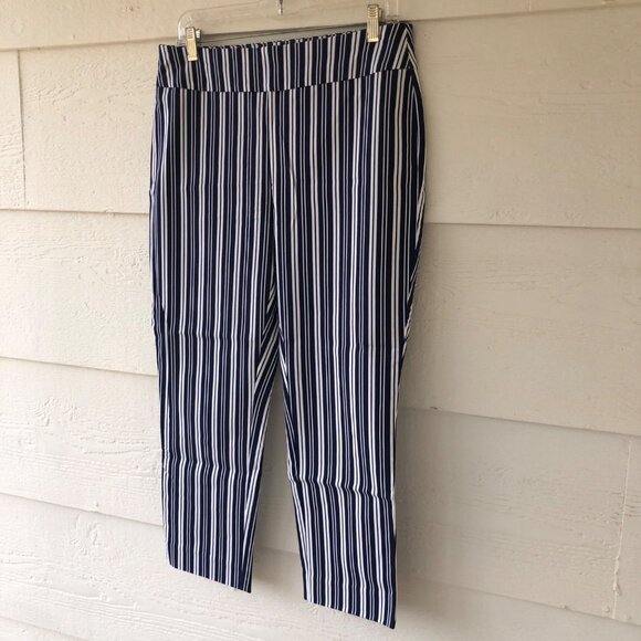 Chico's So Slimming Women's Size 1 (M) Crop Pant Navy White Vertical Stripe NWOT - Picture 13 of 14